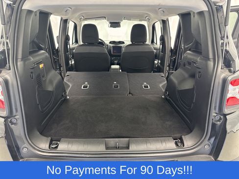 Used 2023 Jeep Renegade Latitude w/ Premium Group AWD/4WD image 29