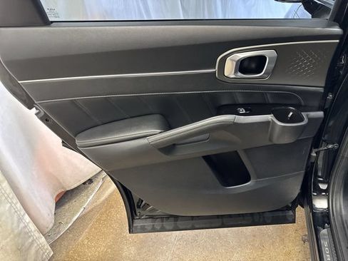 Used 2022 Kia Sorento SX FWD image 25