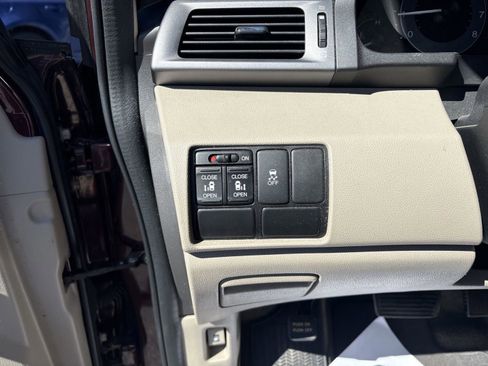 Used 2011 Honda Odyssey EX image 12