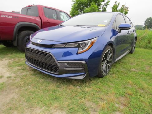 Used 2020 Toyota Corolla SE FWD image 3