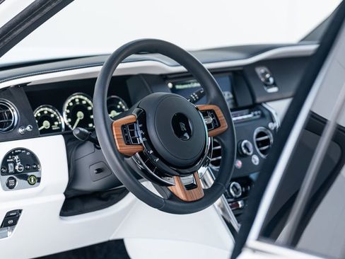 Used 2022 Rolls-Royce Cullinan image 45