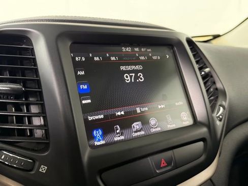 Used 2015 Jeep Cherokee Latitude w/ Comfort/Convenience Group image 15