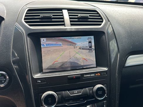 Used 2019 Ford Explorer XLT w/ Equipment Group 202A FWD image 17