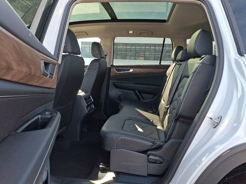 New 2026 Volkswagen Atlas SE image 5