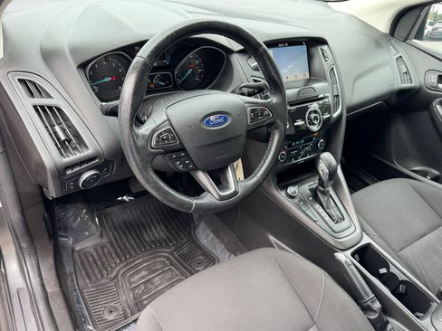 Used 2017 Ford Focus SEL w/ Cold Weather Package FWD image 10