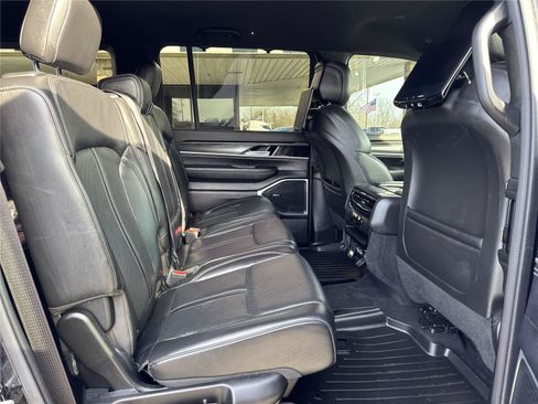 Used 2022 Jeep Wagoneer Series I w/ Convenience Group I AWD/4WD image 30