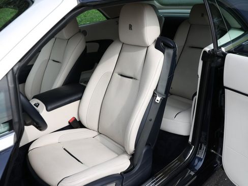 Used 2019 Rolls-Royce Dawn image 9