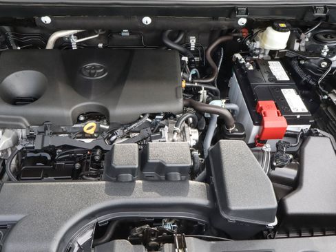 Used 2025 Toyota RAV4 XLE FWD image 17