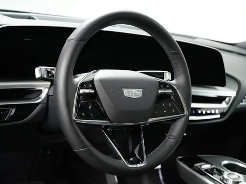 Used 2024 Cadillac Lyriq Luxury AWD/4WD image 11