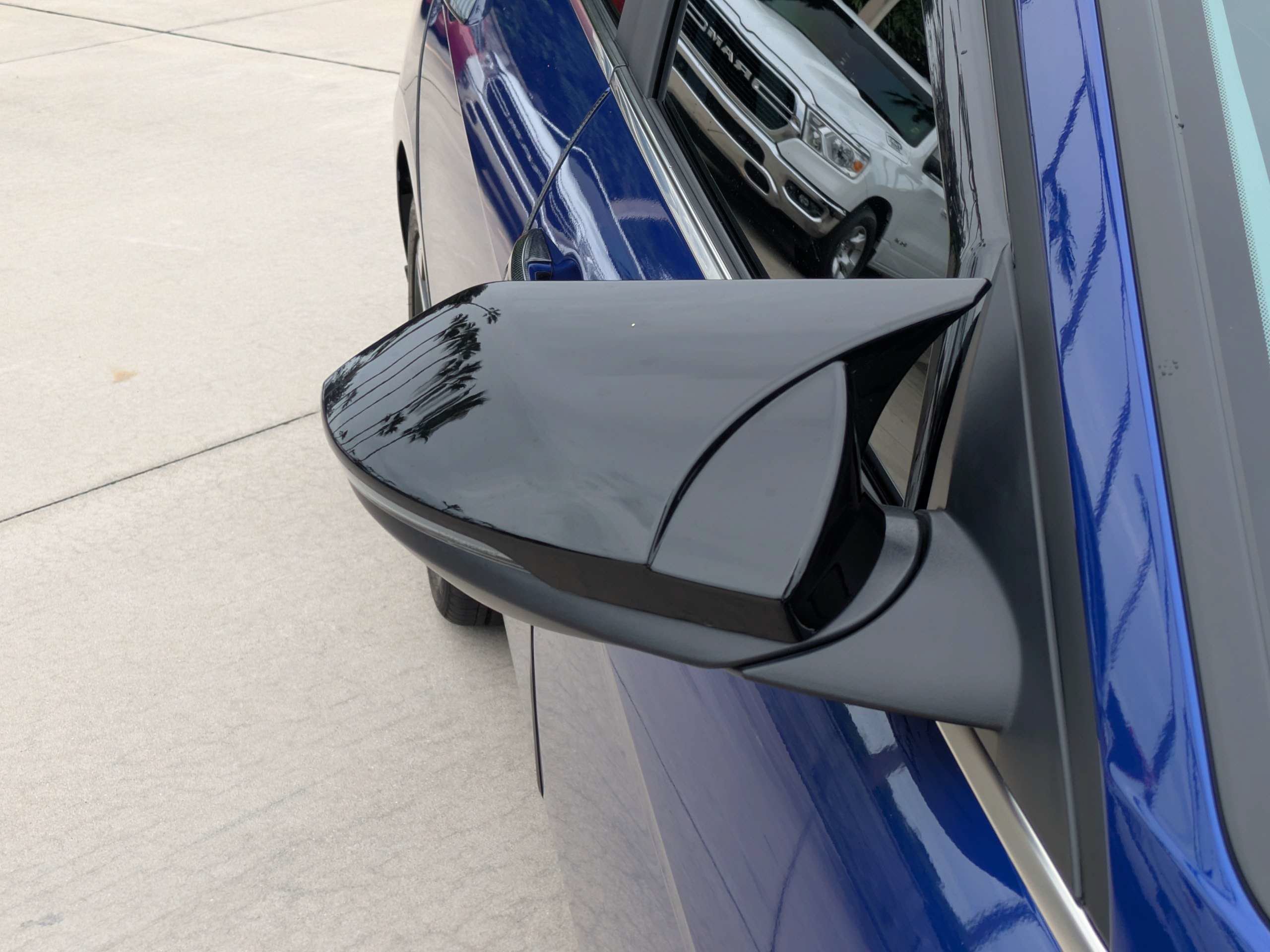 Certified 2023 Hyundai Elantra Limited w/ Preferred Accessory Package FWD image 8