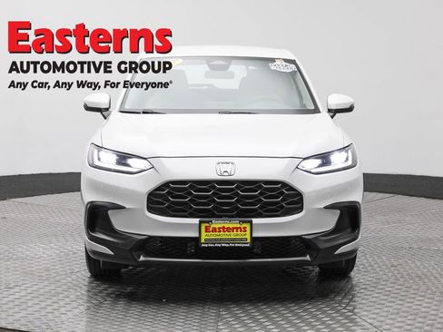 Used 2023 Honda HR-V LX image 2