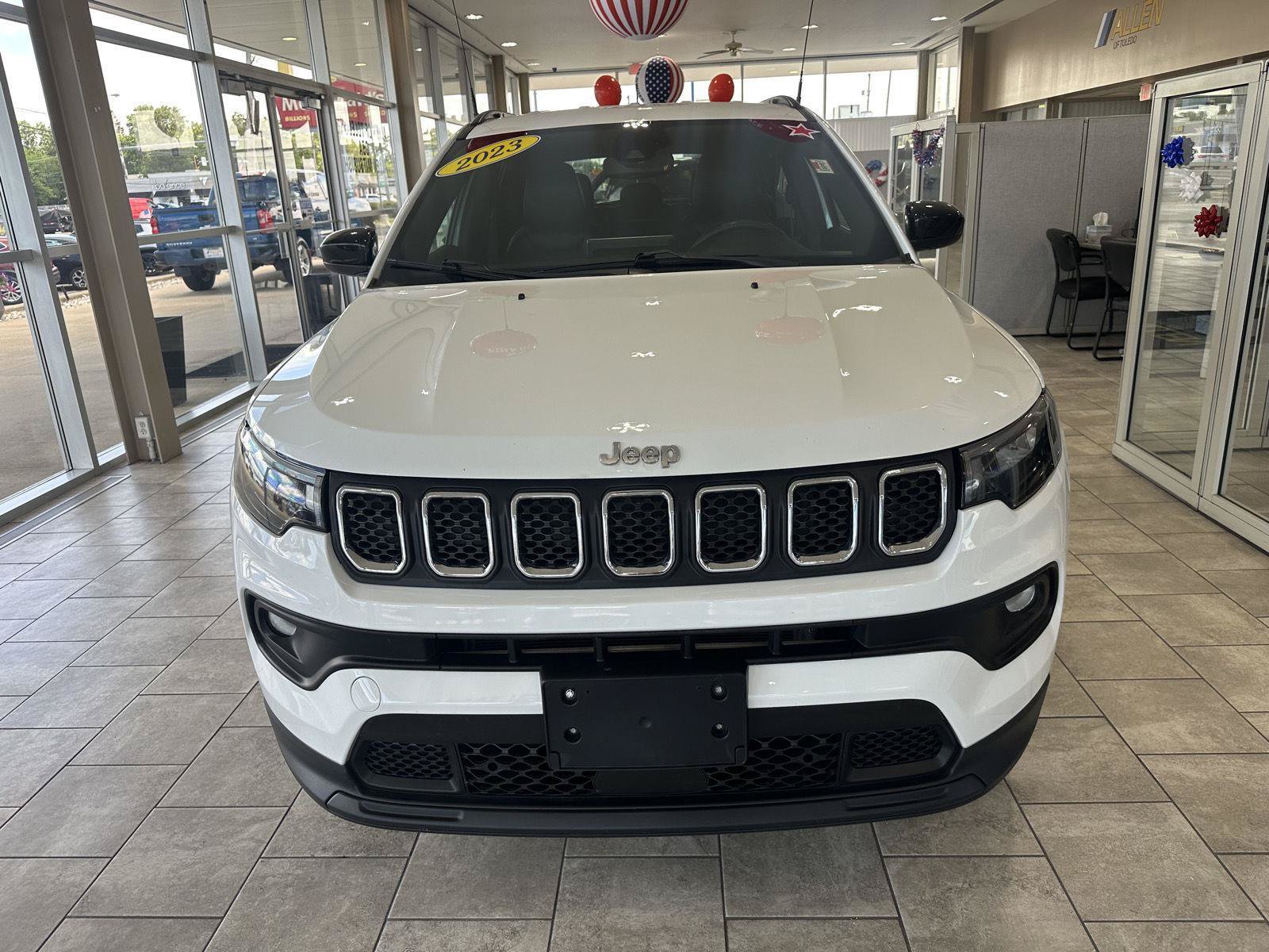 Used 2023 Jeep Compass Latitude AWD/4WD image 4
