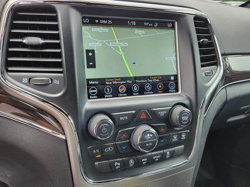Used 2018 Jeep Grand Cherokee Overland AWD/4WD image 20