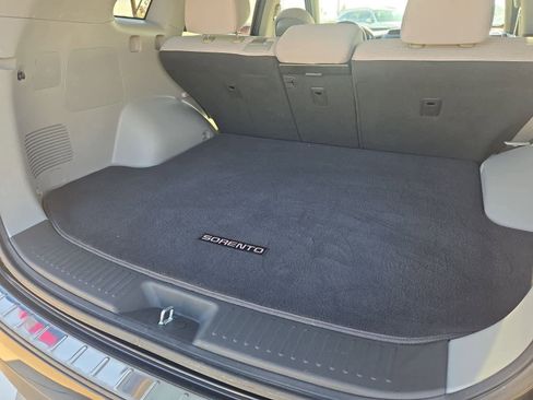 Used 2015 Kia Sorento LX image 30