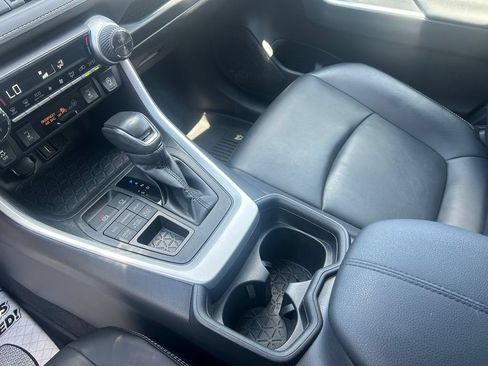 Used 2020 Toyota RAV4 XLE Premium AWD/4WD image 14