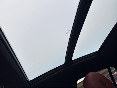 Used 2022 BMW X6 xDrive40i w/ M Sport Package image 13