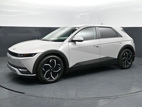 Used 2024 Hyundai Ioniq 5 SE AWD/4WD image 1