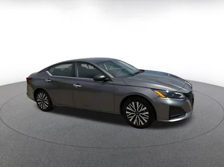 Used 2025 Nissan Altima 2.5 SV FWD video 2
