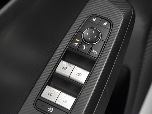 Used 2024 Mitsubishi Outlander SE image 17