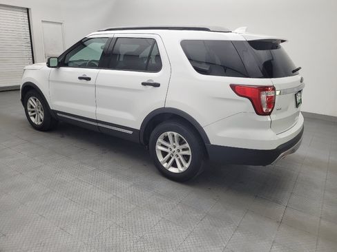 Used 2017 Ford Explorer XLT w/ Equipment Group 202A FWD image 3