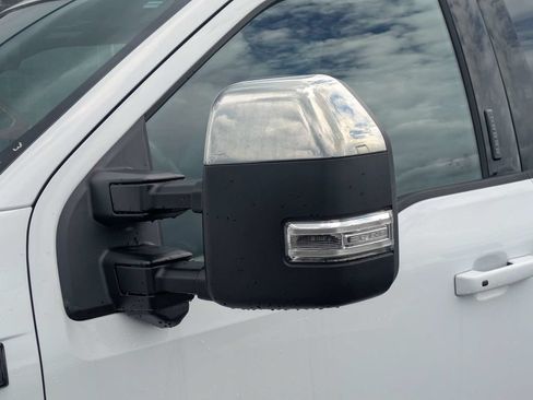 Used 2022 Ford F150 Lariat w/ Equipment Group 502A High AWD/4WD image 13
