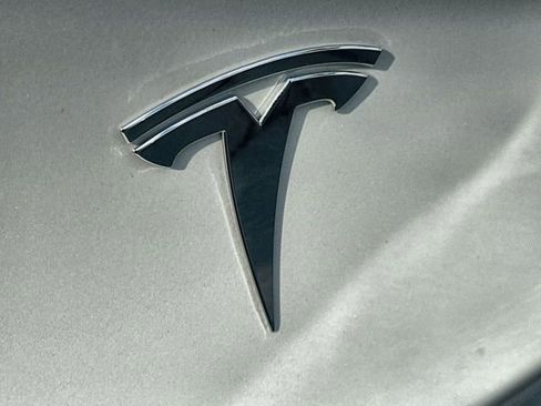 Used 2020 Tesla Model Y Long Range image 32