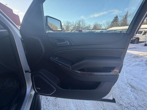 Used 2018 Chevrolet Suburban LT image 23