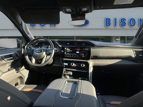 Used 2022 GMC Sierra 1500 AT4 w/ Technology Package image 6