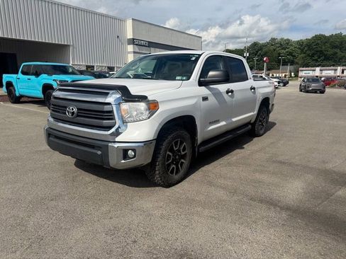 Used 2015 Toyota Tundra SR5 w/ TRD Off Road Package AWD/4WD image 3