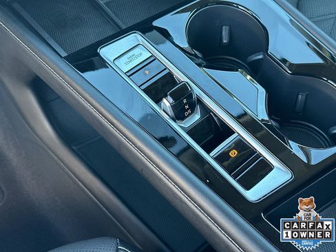 Used 2024 Volkswagen Atlas SE image 30