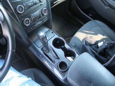 Used 2017 Ford Explorer XLT image 17