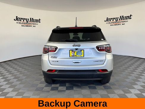Used 2024 Jeep Compass Limited image 8