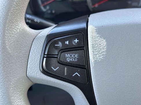 Used 2011 Toyota Sienna LE image 29