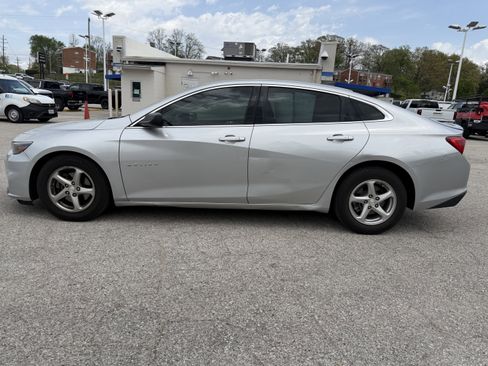 Used 2018 Chevrolet Malibu LS FWD image 4