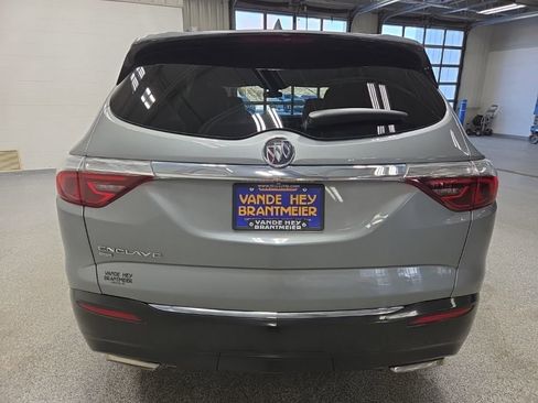 Used 2023 Buick Enclave Essence image 6