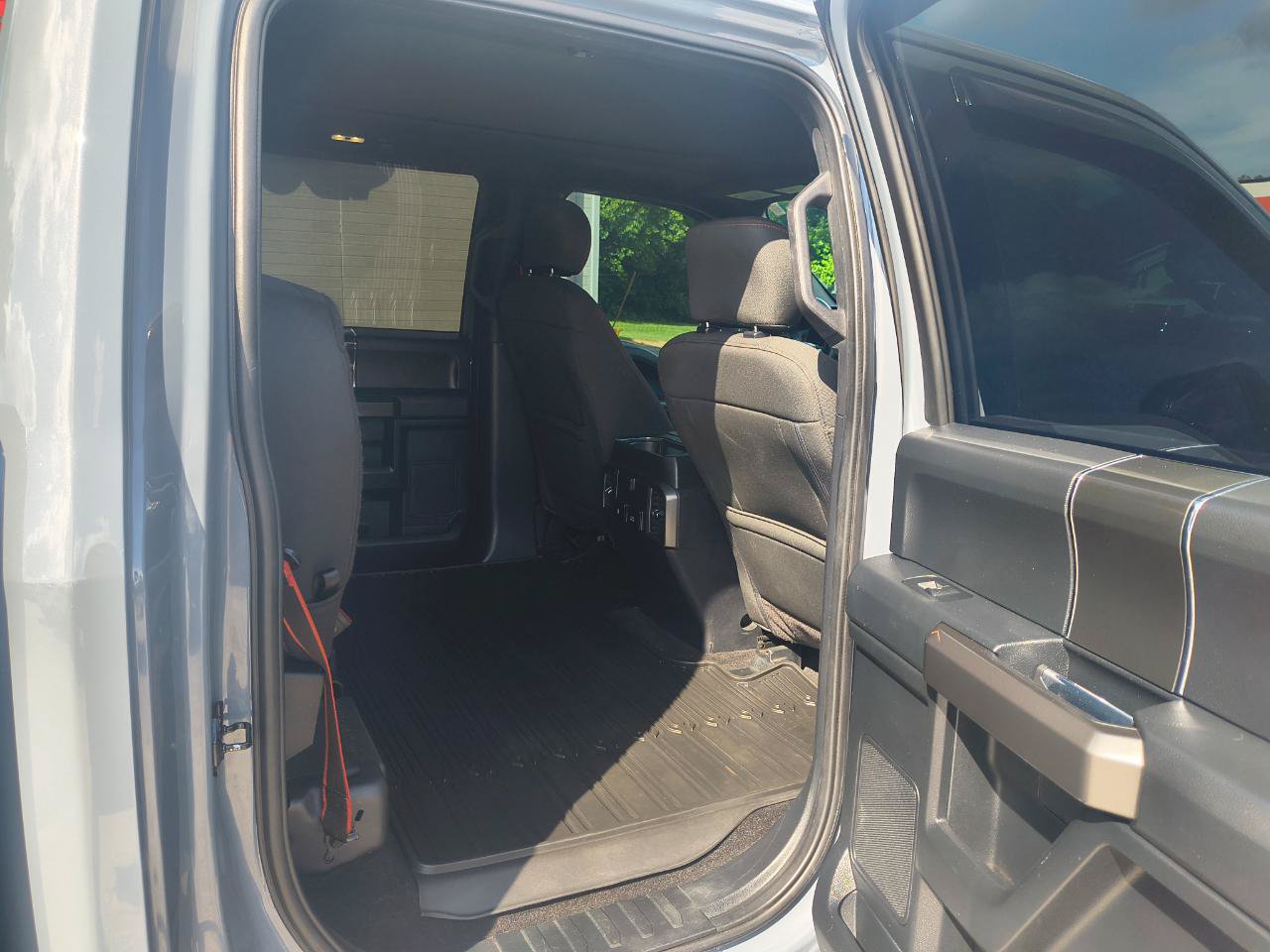 Used 2019 Ford F150 XLT w/ Equipment Group 302A Luxury AWD/4WD image 10