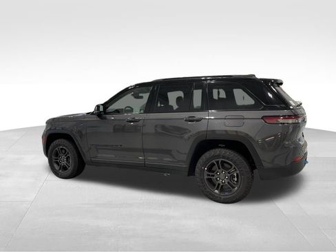 New 2024 Jeep Grand Cherokee Trailhawk w/ Advanced Protech Group II image 9