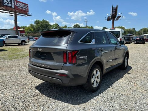 Used 2021 Kia Sorento LX AWD/4WD image 4