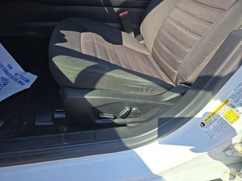Used 2019 Ford Fusion SE AWD/4WD image 25