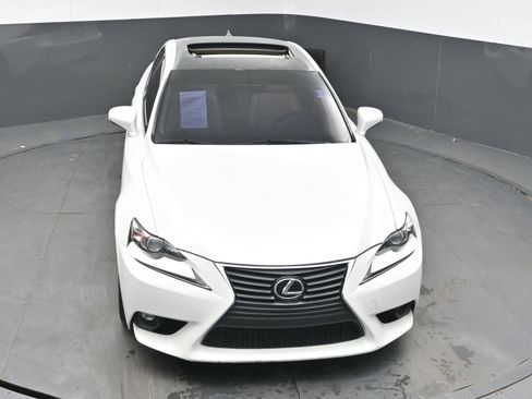 Used 2016 Lexus IS 200t image 35