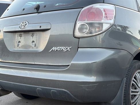 Used 2006 Toyota Matrix XR image 10