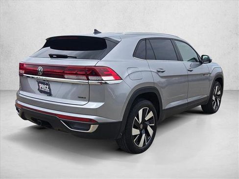 Used 2025 Volkswagen Atlas Cross Sport SE AWD/4WD image 5