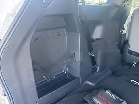 Certified 2026 Toyota Sienna XLE FWD image 34