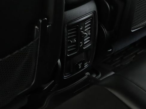 Used 2021 Jeep Grand Cherokee Laredo X image 6