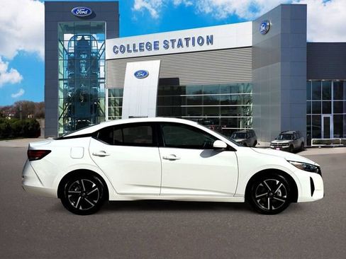 Used 2024 Nissan Sentra SV image 5