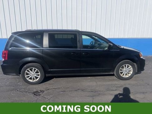Used 2019 Dodge Grand Caravan SXT image 1