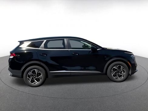 Used 2025 Kia Sportage LX FWD image 16