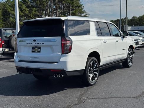 Used 2024 Chevrolet Suburban High Country w/ Advanced Technology Package AWD/4WD image 3