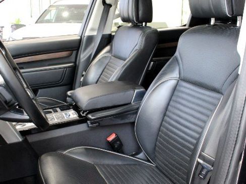 Used 2020 Land Rover Discovery HSE Luxury AWD/4WD image 17