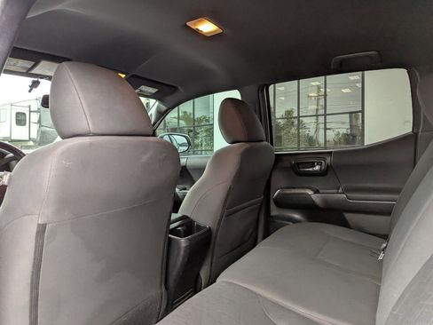 Used 2017 Toyota Tacoma TRD Sport w/ Tow Package (A/T) image 37